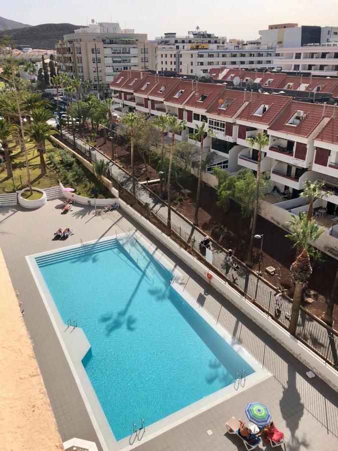 Homeforguest Modern And Recently Renovated Apartment In Arona Арона Екстериор снимка